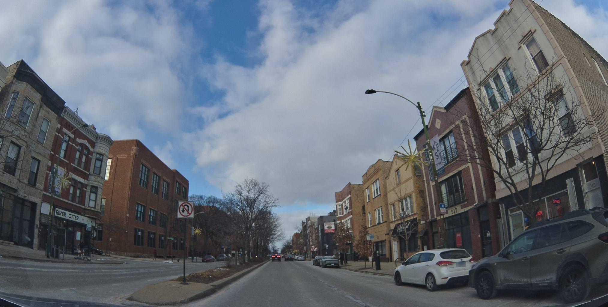 Billions of Road Signs, Always Changing: How the Bee Scales Mapping Passively